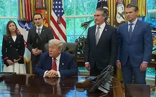 特朗普向全球发出通牒：180天内必须对中国动手，不配合就加税