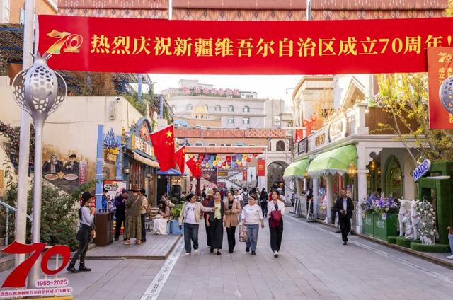 70年大庆限定！新疆大巴扎的隐藏玩法，90%游客都错过了