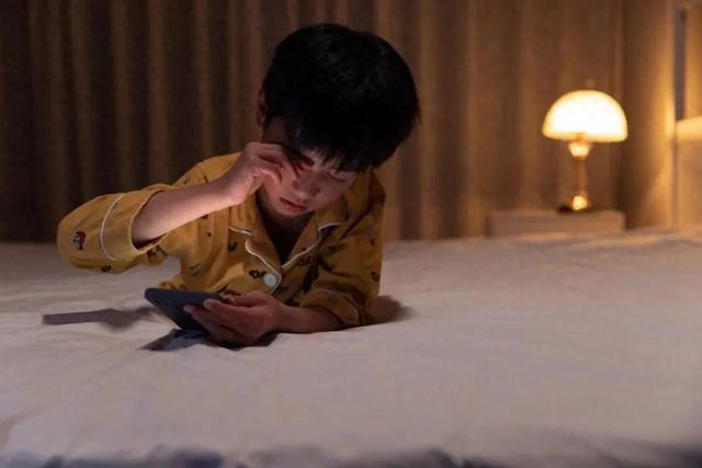 豆包里的短视频突然关不掉 AI类App正在成为未成年人的“漏洞”？
