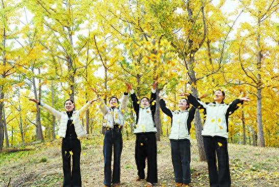 濮水公园“披”盛装