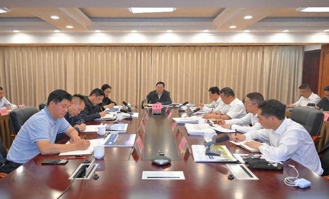 阿坝州召开《理小路沿线公服建设概念性规划》  《四姑娘山国际户外运动休闲目的地规划》专题会议 罗振华讲话