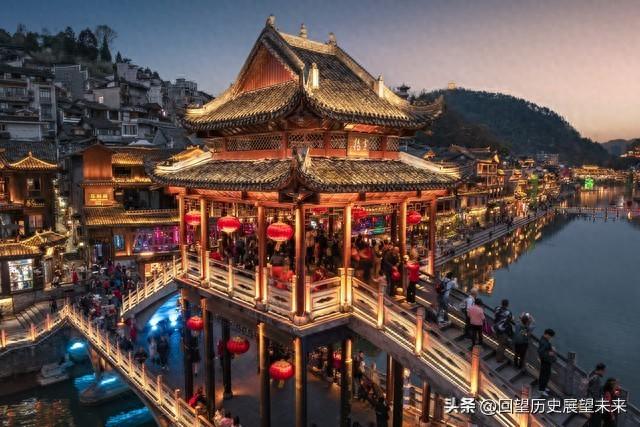 凤凰古城简介（凤凰古城简介）