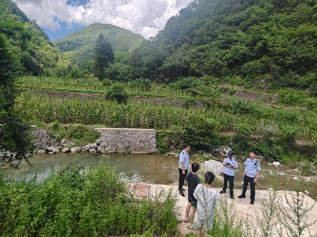 茅坪派出所巧借无人机提升安防能力