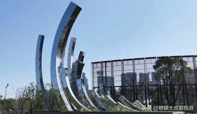 占地约1万平方米，每周有光幕表演的杭州新公园来了，有三大惊喜