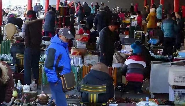 大量日本游客涌入北京，打着旅游幌子不去旅游不吃美食，为啥来？