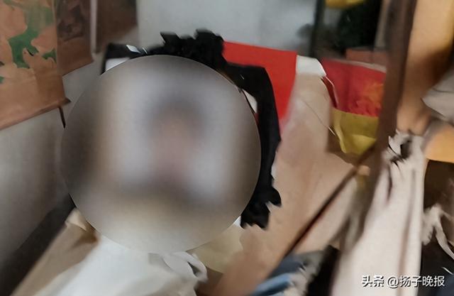 男子溺亡后被同伴运回家中摆成睡姿，家属3天后才发现，遇难者姐姐：碰见家属都没说，发现遗体时已腐烂