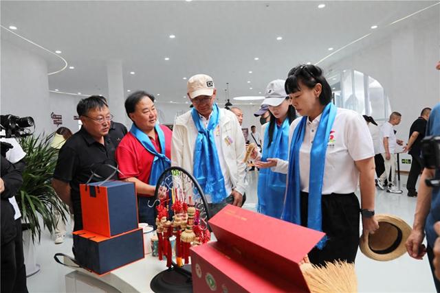 京蒙协作再升温！顺义名人公益行走进巴林左旗