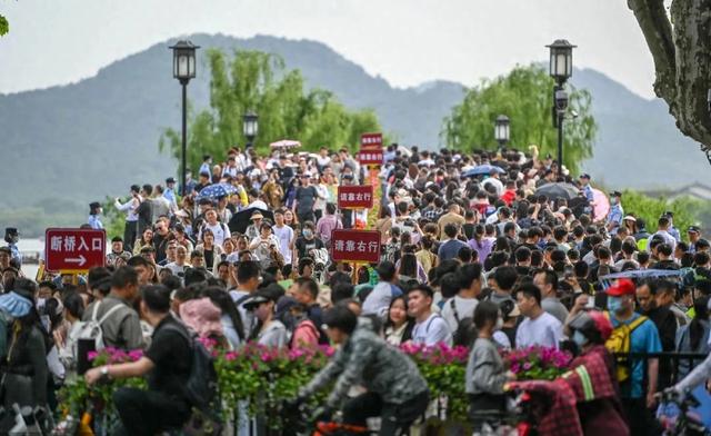 你的假期旅行，是看风景还是数人头？