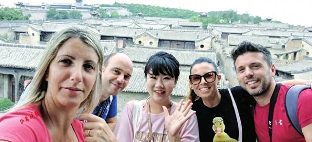 “90后”中英双语导游刘丽玲：把家乡山西讲给老外听