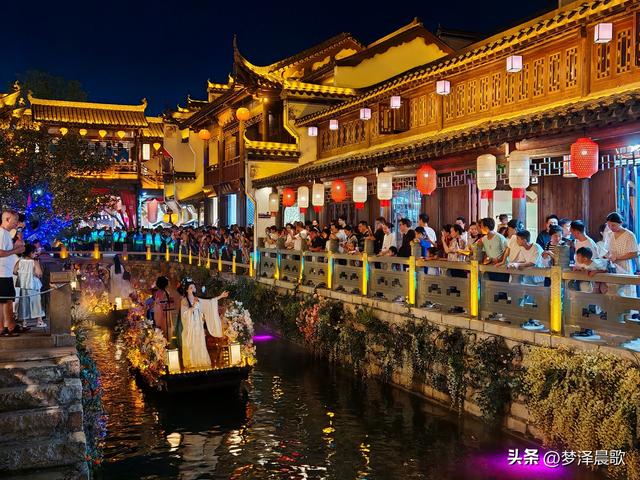湖北云梦：万盏华灯映水街 祥云湾畔夜未央