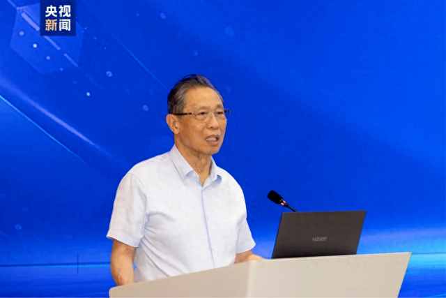 钟南山在人民日报撰文：真正的变老，是不想学习新东西了，人的一生，只要留下点什么就没白活