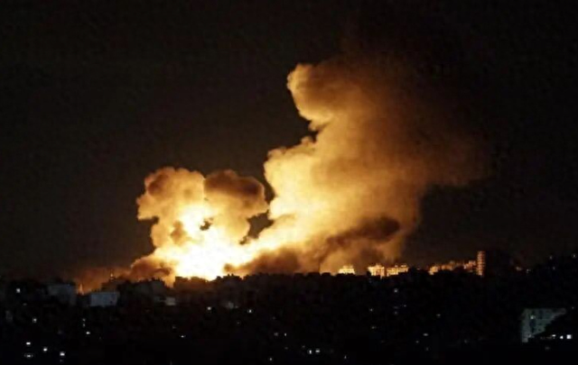 不到24小时，美军不宣而战！近百炸弹被投下，626次空袭惹恼全球