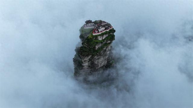 梵净山迎来暑期“清凉游”旺季