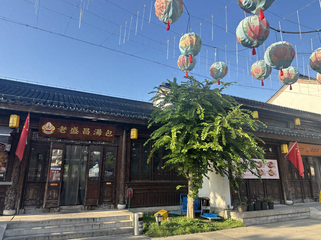 白天拍古风、晚上逛夜集市！这条老街带你穿越千年~