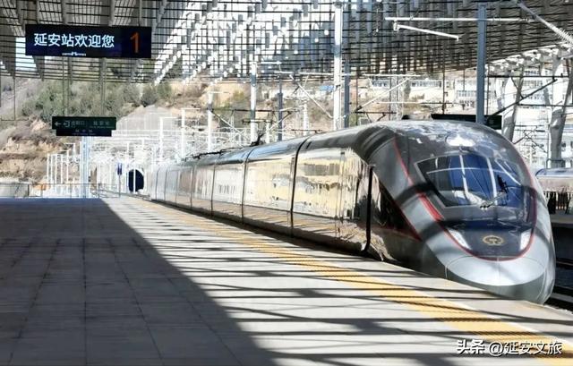 坐着高铁“回延安” 丨首批西延高铁旅游团抵达陕西壶口瀑布