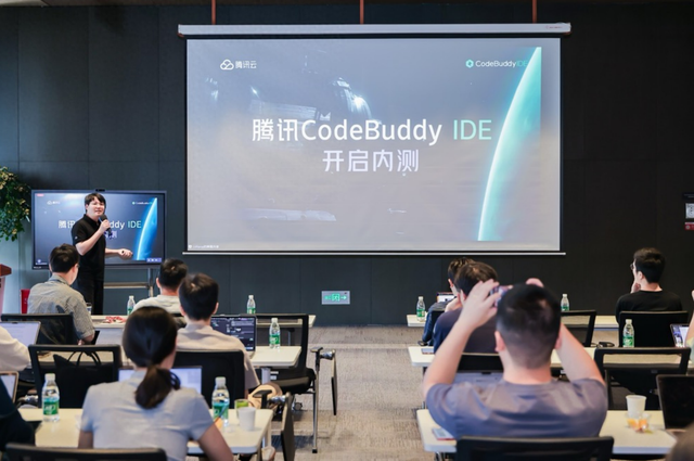 腾讯云内测AI编程工具CodeBuddy IDE，不写一行代码完成产品开发