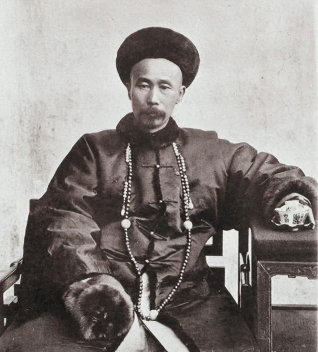 菲律宾跪了！马尼拉时报：我们完蛋了：特朗普抓住了马科斯的把柄
