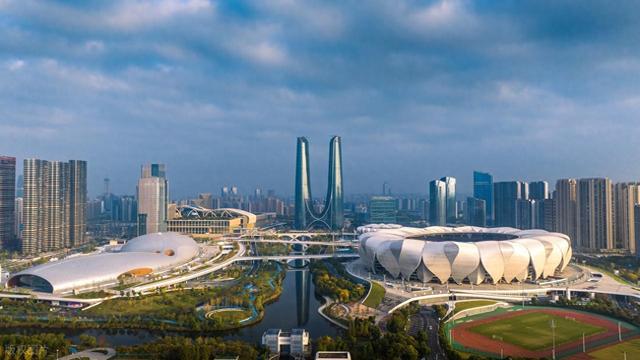 2025年中国百强城市排行榜出炉，杭州凭啥取代广州进入前四名