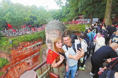 三星堆九寨沟等持续火爆
