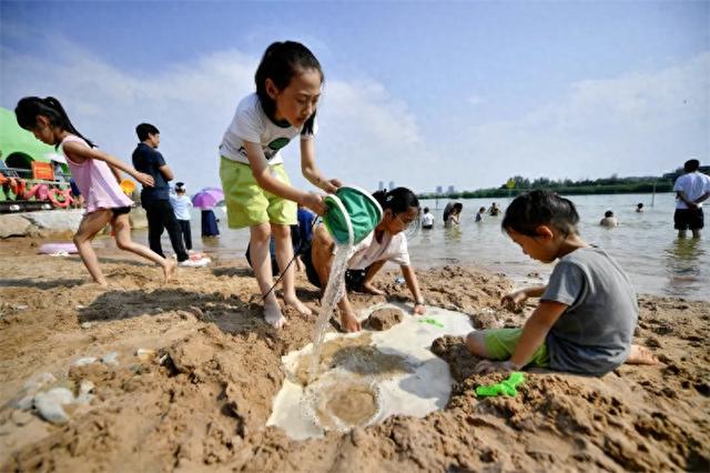 银川：多元场景激发暑期消费新活力