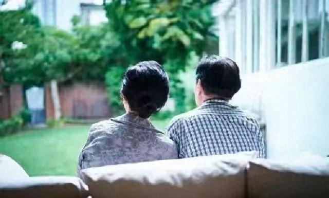 搭伙老伴每个月给我4000元，半年后我不想再搭伙了，他说我没福气