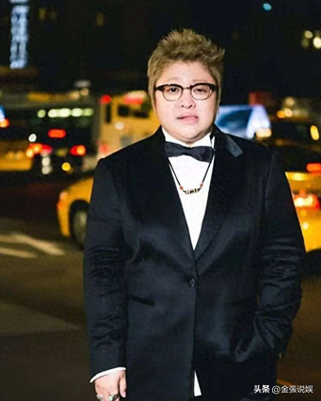 贪污上亿、假慈善？被实名举报的韩红，如今连坐椅子都成了"错"