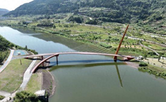 开州汉丰湖景观带三大工程绘就生态人文宜居新图景