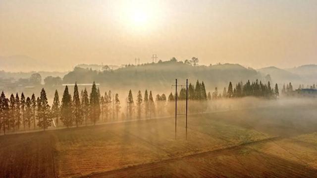 今日图集丨雾锁长江村：常宁的另一面，从晨雾开始苏醒
