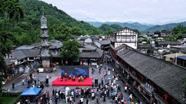 肇庆印象：山水为骨，文化为魂的岭南名城