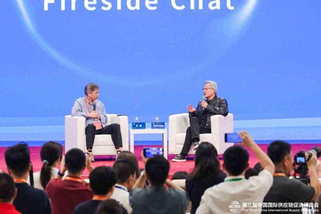 英伟达CEO黄仁勋建议年轻人：继续学习数学、推理、逻辑和计算机编程，即使不需要这样做，也应该知道它