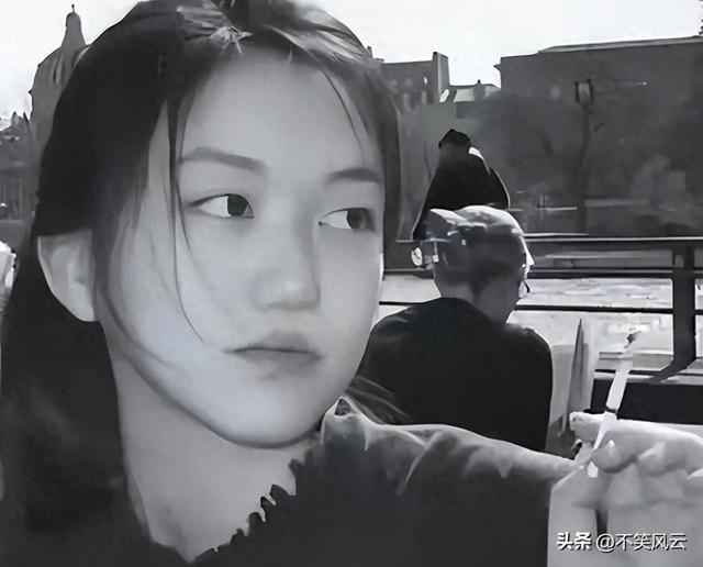 李亚鹏离婚48小时后，王菲担心的事还是发生了，李嫣也被无辜连累