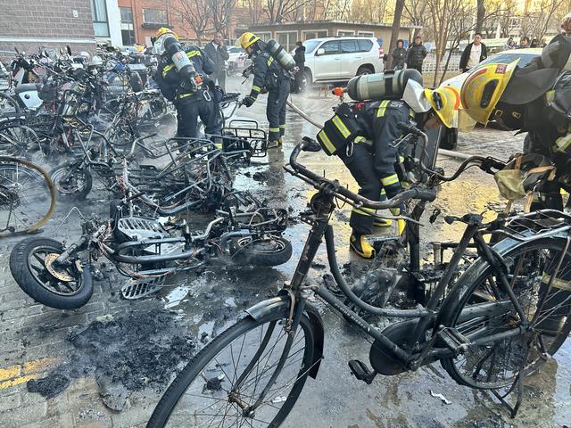 梦见别人家着火了是什么征兆（天通苑一天两起电动车火情）