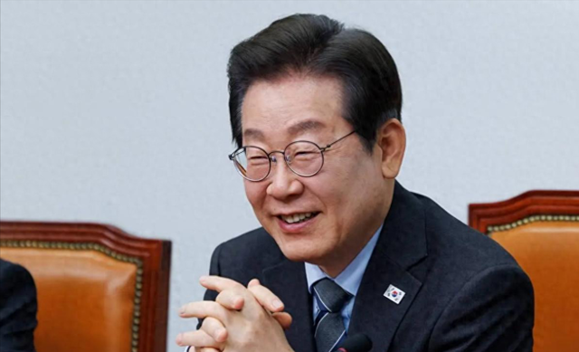 李在明果然聪明：美国逼他对台海表态，他马上出新牌，半岛或变天