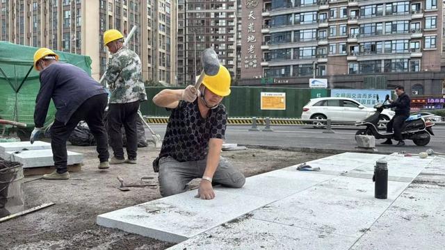 成都地铁10号线三期全部站点（离开通又进一步10号线三期这些站点正陆续退围）