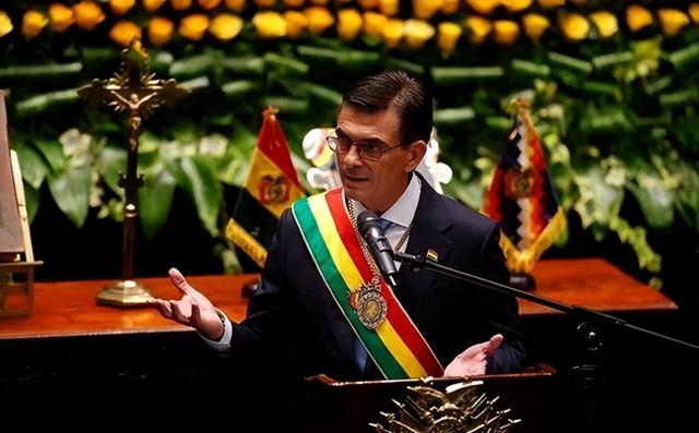 对华合约全部撕毁！又一中国伙伴背后捅刀，骗走20亿倒向美国