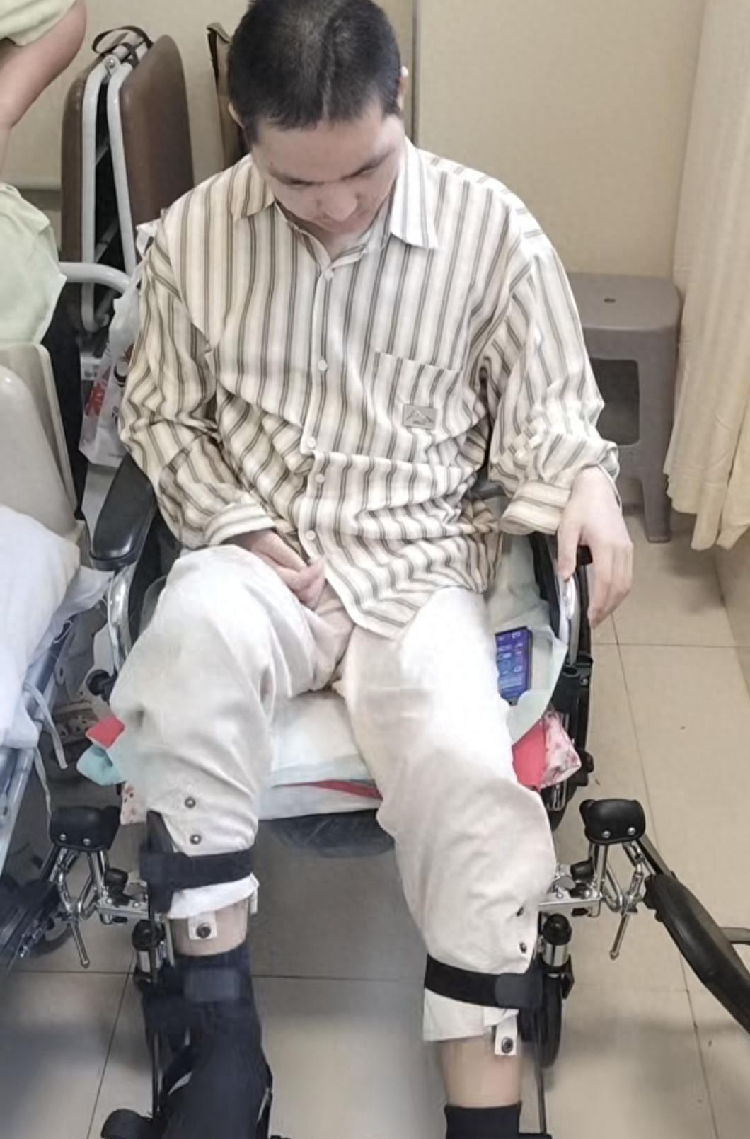 23岁研究生遭遇车祸 心智如幼童 命运被彻底改写