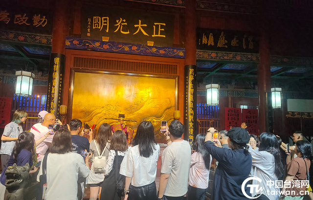 两岸媒体网红开封行 感受两岸文化同根情谊