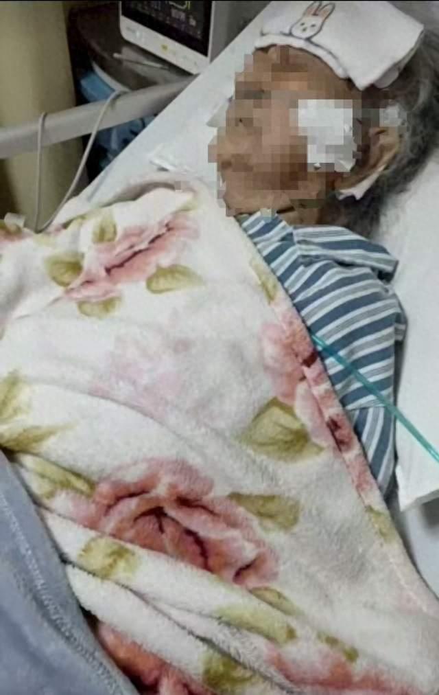 82岁老太“能说能笑住院检查”，12天后病情恶化不治身亡；司法鉴定院方担同责，亲属获赔21.8万认为应追责