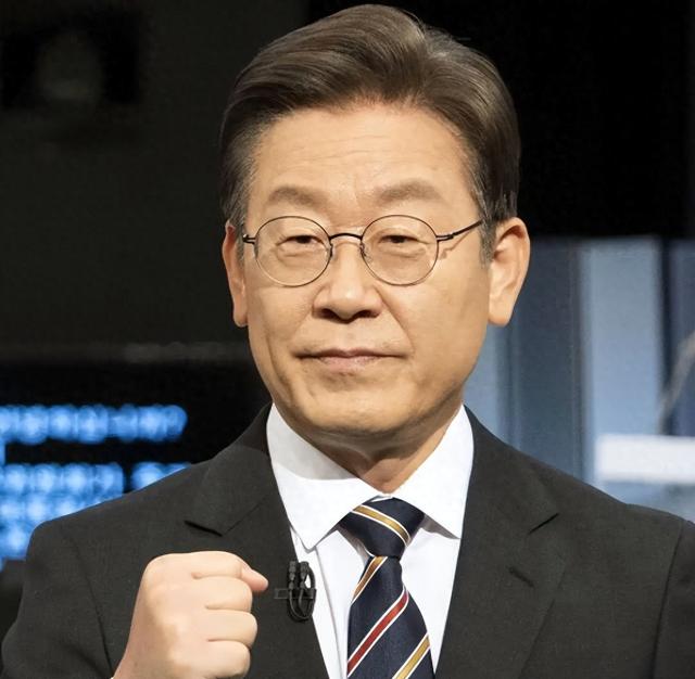 美下令对韩国加关税后，李在明送朝方一份大礼，金与正拒绝，朝鲜态度强硬：做白日梦