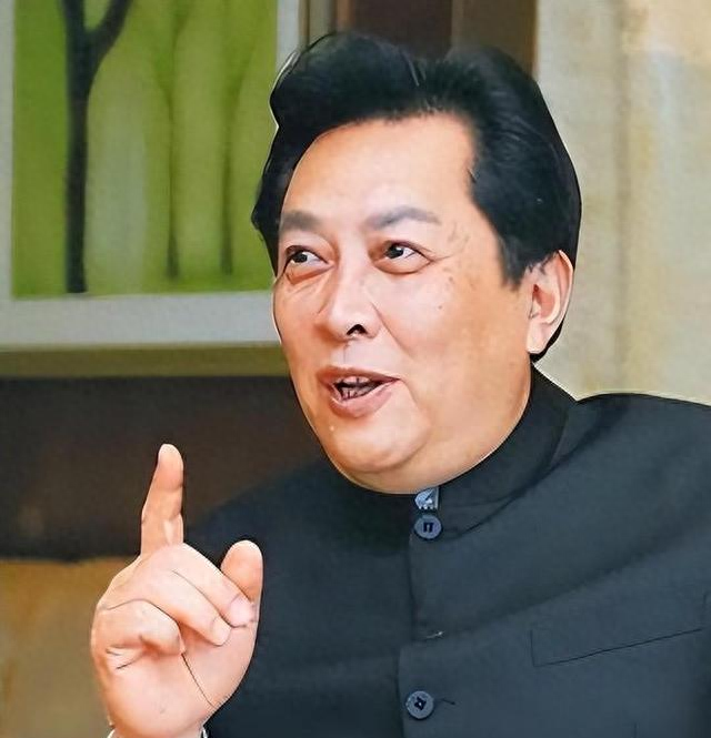 没想到九三阅兵才过去4天，令人担心的事情就在唐国强身上发生了