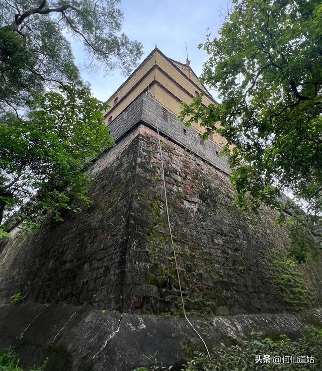 越秀公园，人心若镇海，立马上山巅