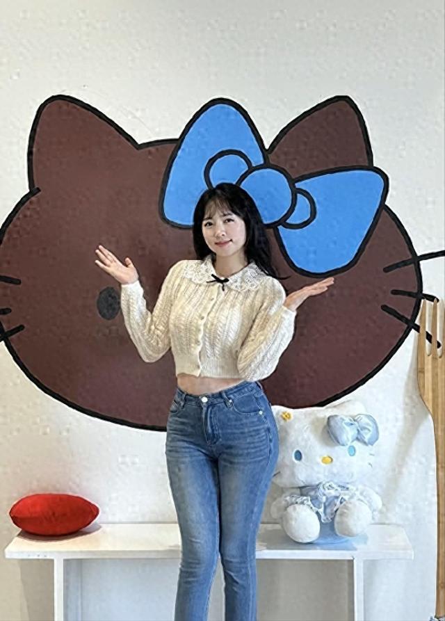 她长相虽然不是特别好，但身材比例是真好	，看面相是个过日子的人