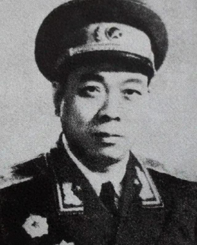 毛主席坚决不让北京卫戍区司令吴忠，兼任北京军区副司令，为何？