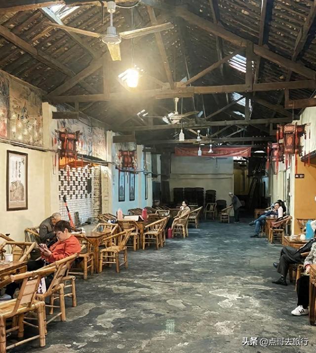 成都闹市中心神秘小庙，“似庙非庙”的烟火气，吃斋饭仅需8元！
