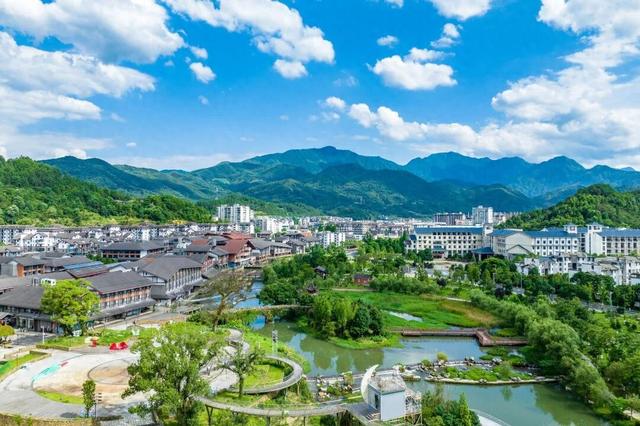 秋色如画人气旺！明月山秋季旅游市场持续升温！