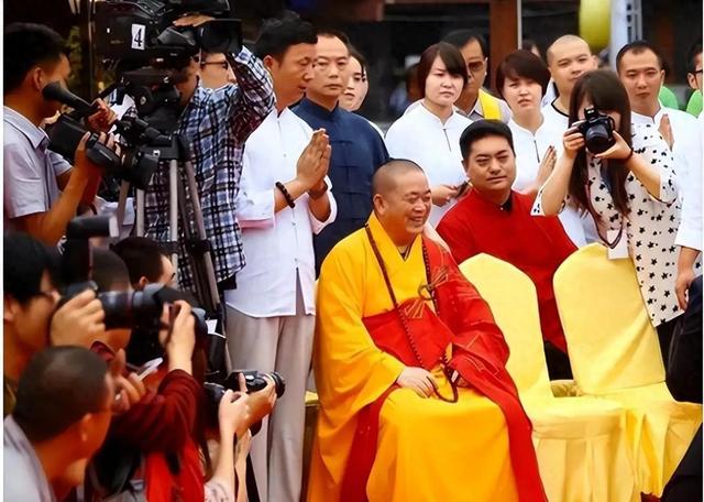 释永信刚被查，令人担心的事就发生了，著名央视主持人受到了牵连