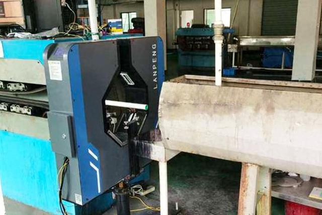 双轴测径仪的精度和测量范围之间有怎样的关系？