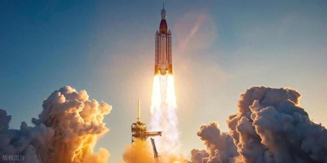 SpaceX计划推出15,000颗新卫星以增强星链蜂窝服务