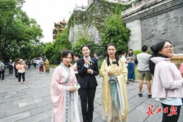 “知音湖北”解锁更多沉浸式体验——从登楼到“入戏”，千古名楼玩出新花样