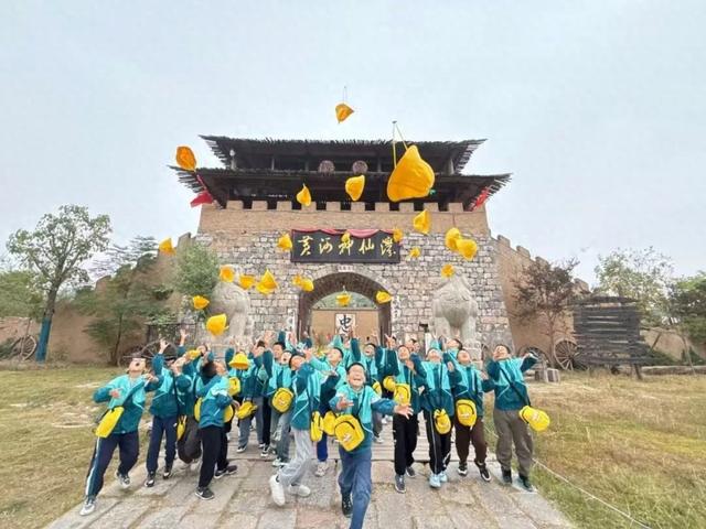 黄河神仙湾景区：一朝沐杏雨，一生念师恩